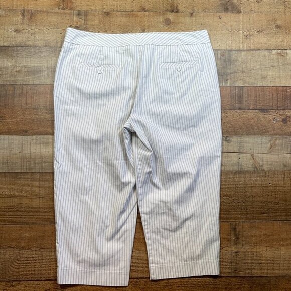 Talbots Heritage White with Blue Stripe Capri Pants size 16P - Picture 5 of 5